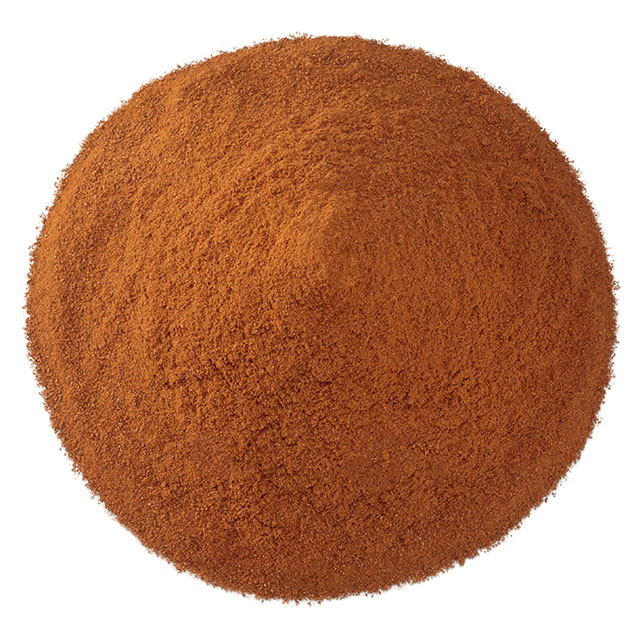 Product shot cinnamon powder